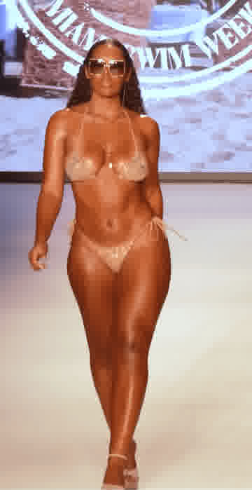 The 2022 BEACH BUNNY SWIMWEAR RUNWAY SHOW FULL SHOW 4K KV ghBwxqk 16